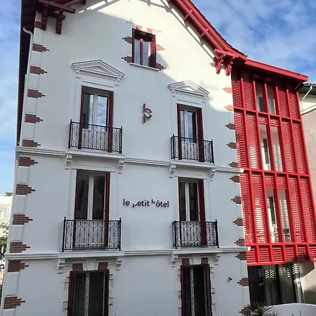 Le Petit فندق