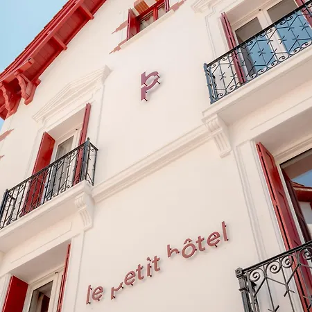 Le Petit מלון סן-ז'אן-דה-לוז