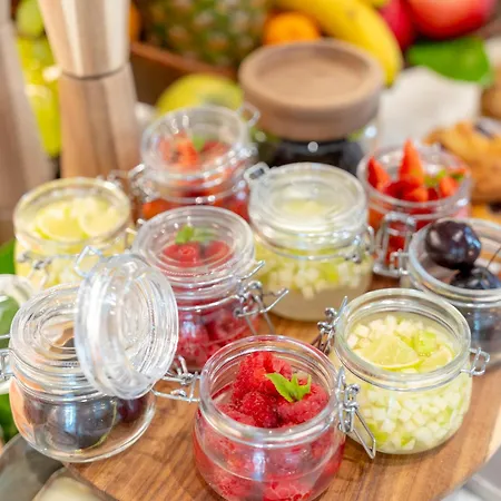 Le Petit 3* סן-ז'אן-דה-לוז