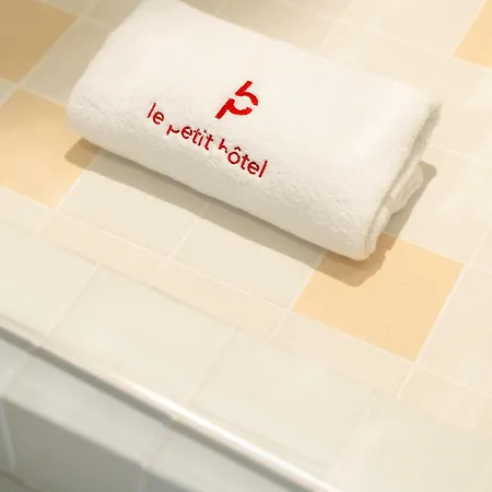 Le Petit מלון סן-ז'אן-דה-לוז