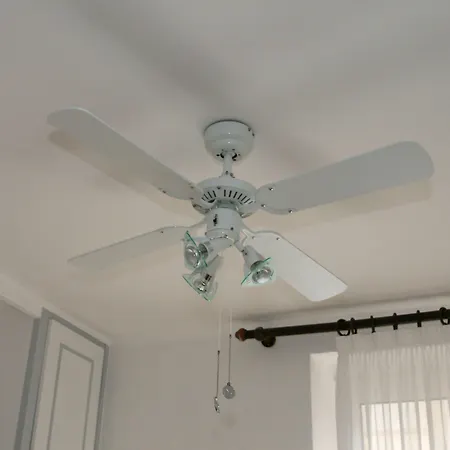 Le Petit סן-ז'אן-דה-לוז