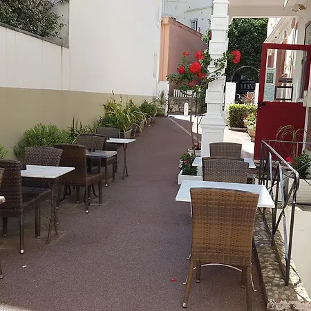 Le Petit 3* סן-ז'אן-דה-לוז