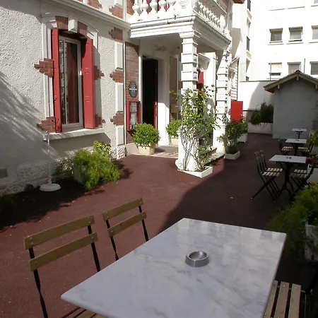 Le Petit מלון סן-ז'אן-דה-לוז